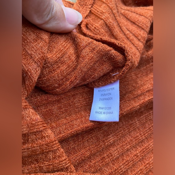 Soft, knit, cold shoulder dress by Socialite Womens Size S Rusty color - Picture 4 of 9